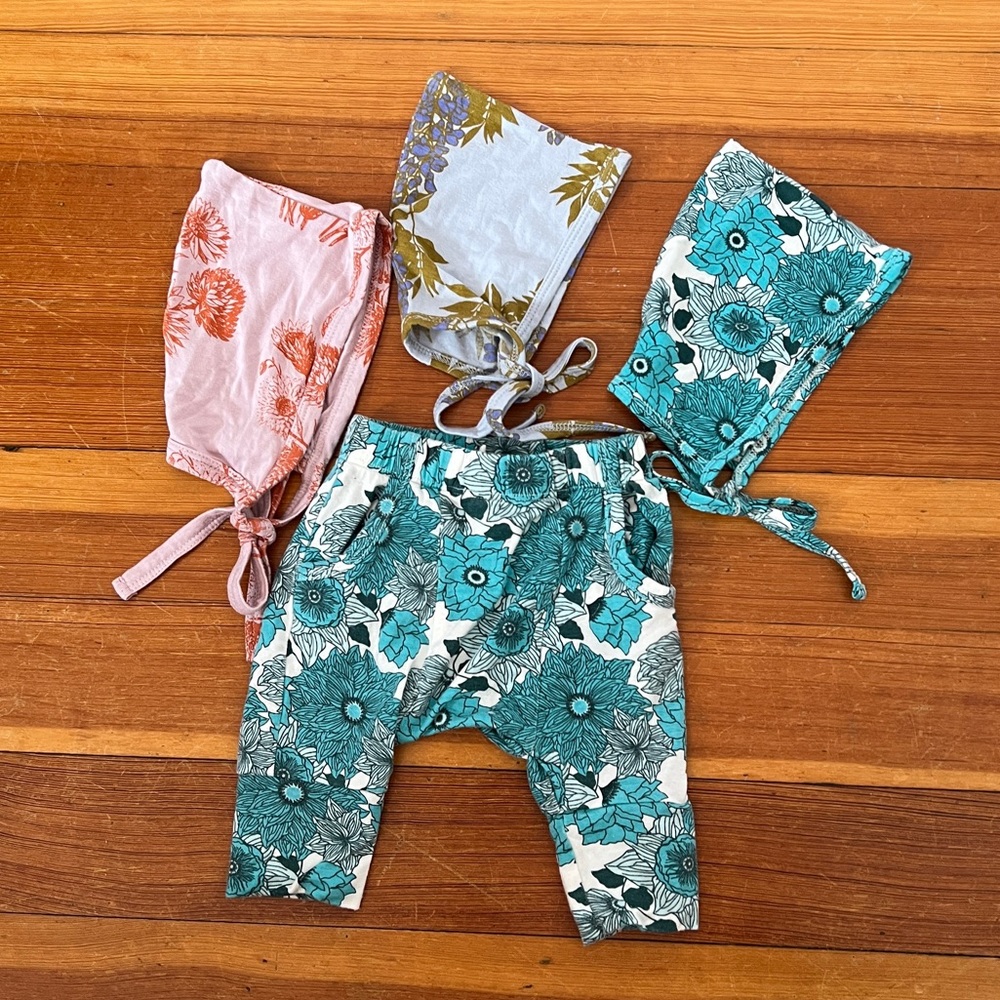 Bonnet + pants bundle / lot